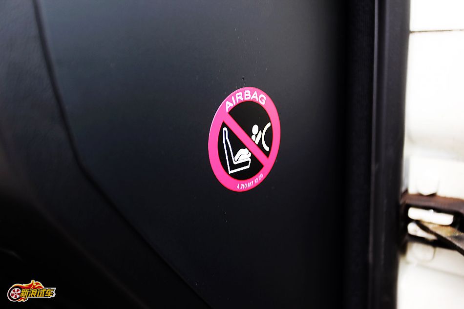 奔驰G500内饰图片