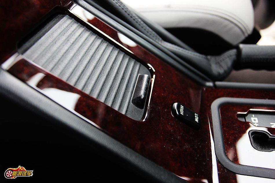 奔驰G500内饰图片