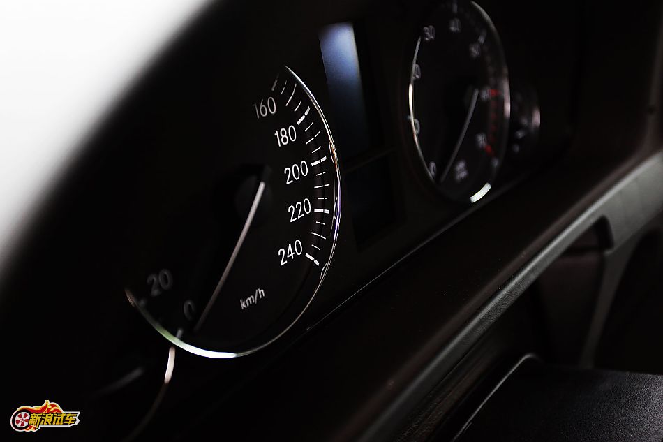 奔驰G500内饰图片