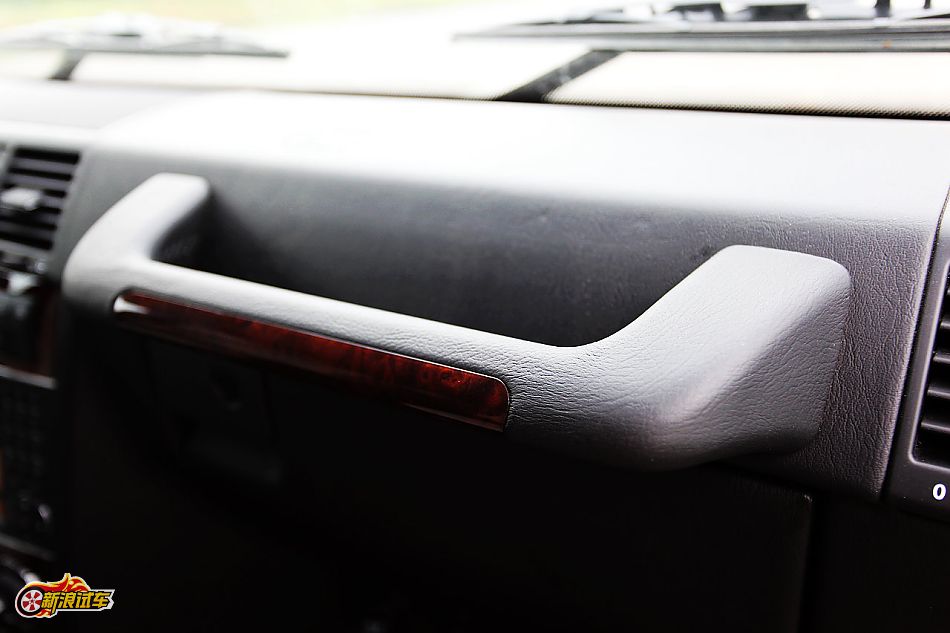 奔驰G500内饰图片