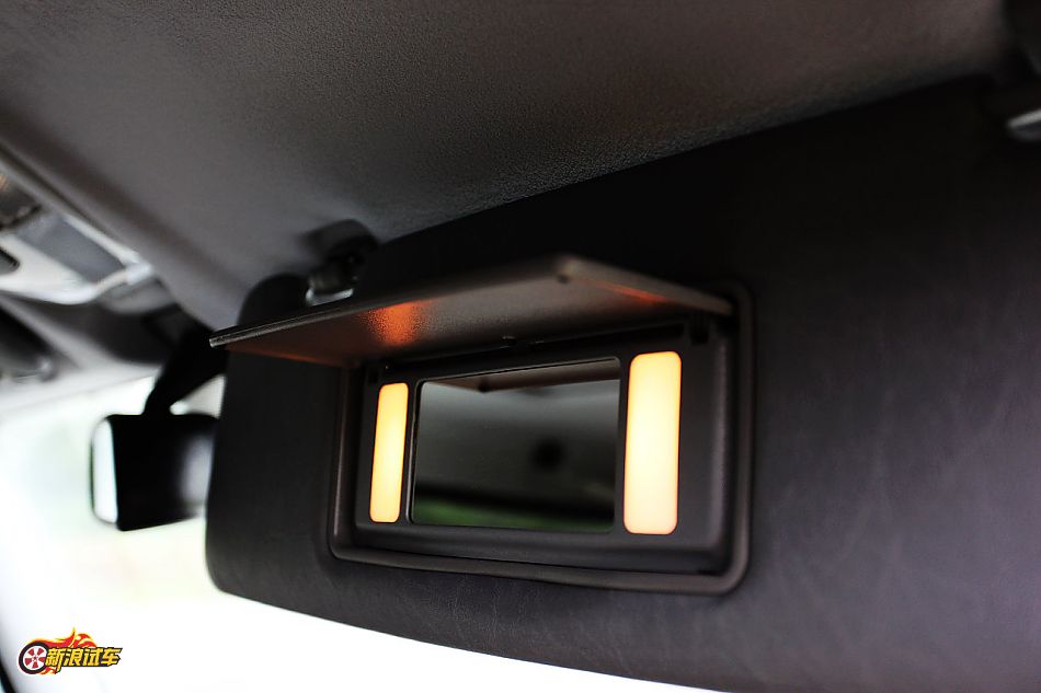 奔驰G500内饰图片