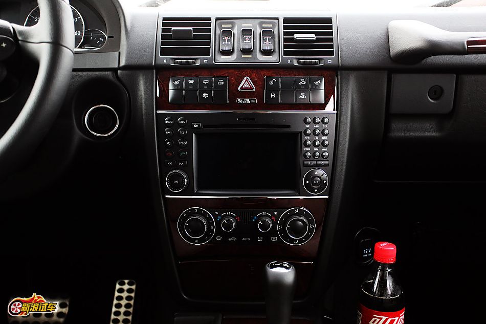 奔驰G500内饰图片