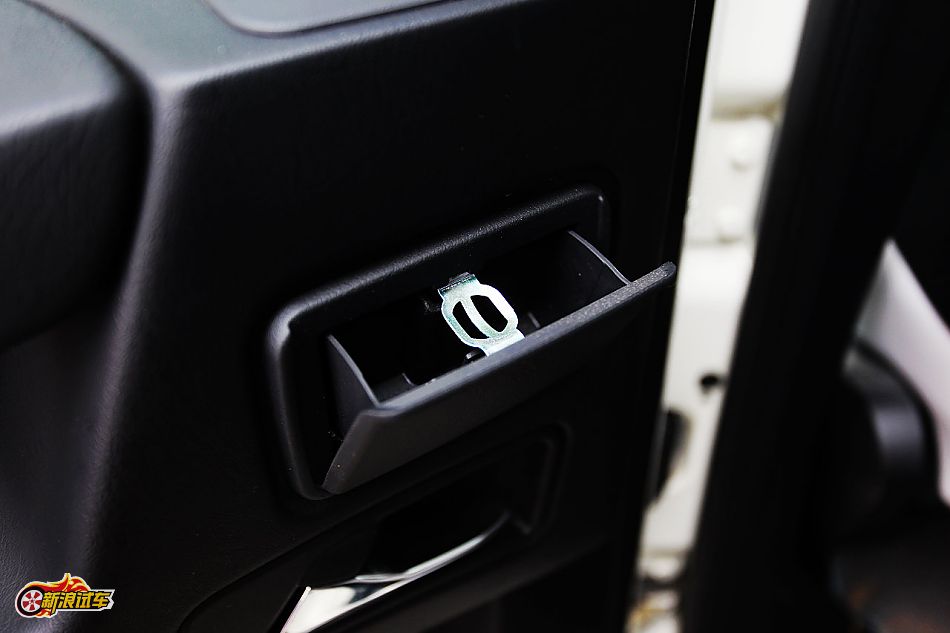 奔驰G500内饰图片