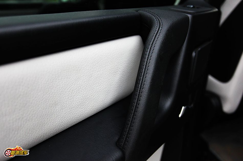 奔驰G500内饰图片