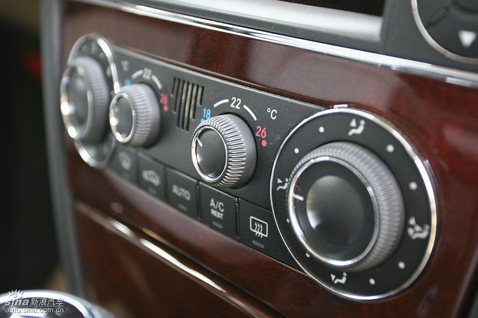奔驰G500内饰及细节