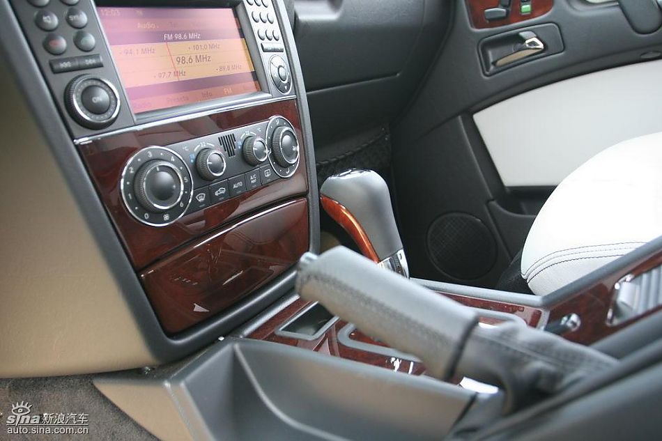 奔驰G500内饰及细节