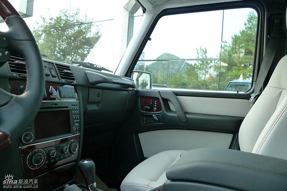 奔驰G500内饰及细节