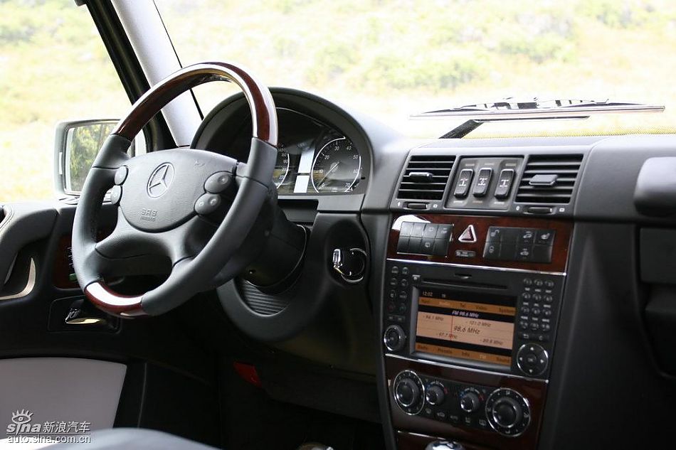 奔驰G500内饰及细节