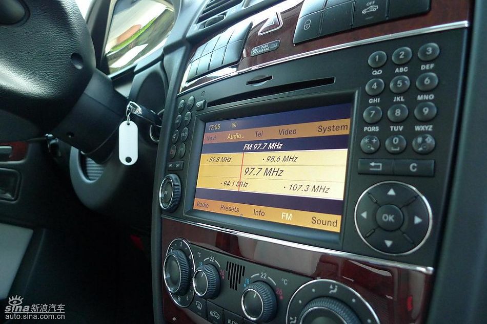 奔驰G500内饰及细节