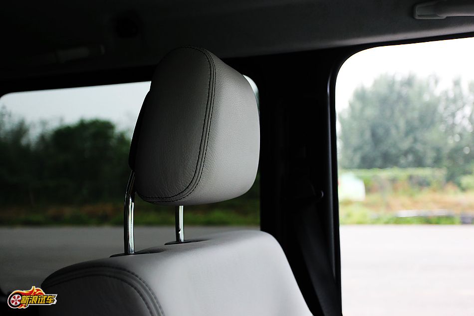 奔驰G500内饰图片