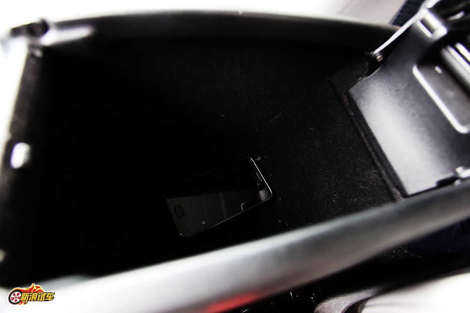 奔驰G500内饰图片