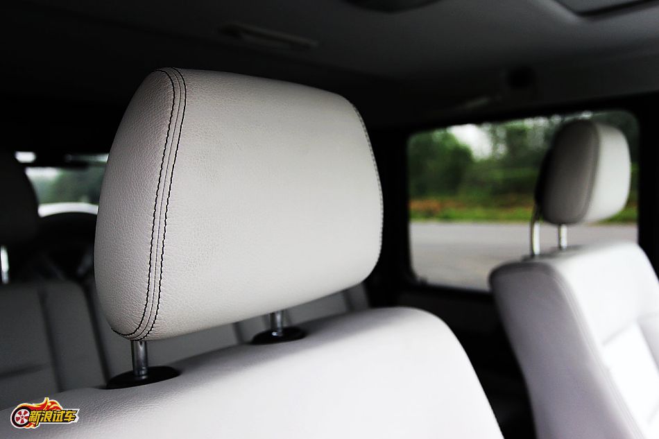 奔驰G500内饰图片