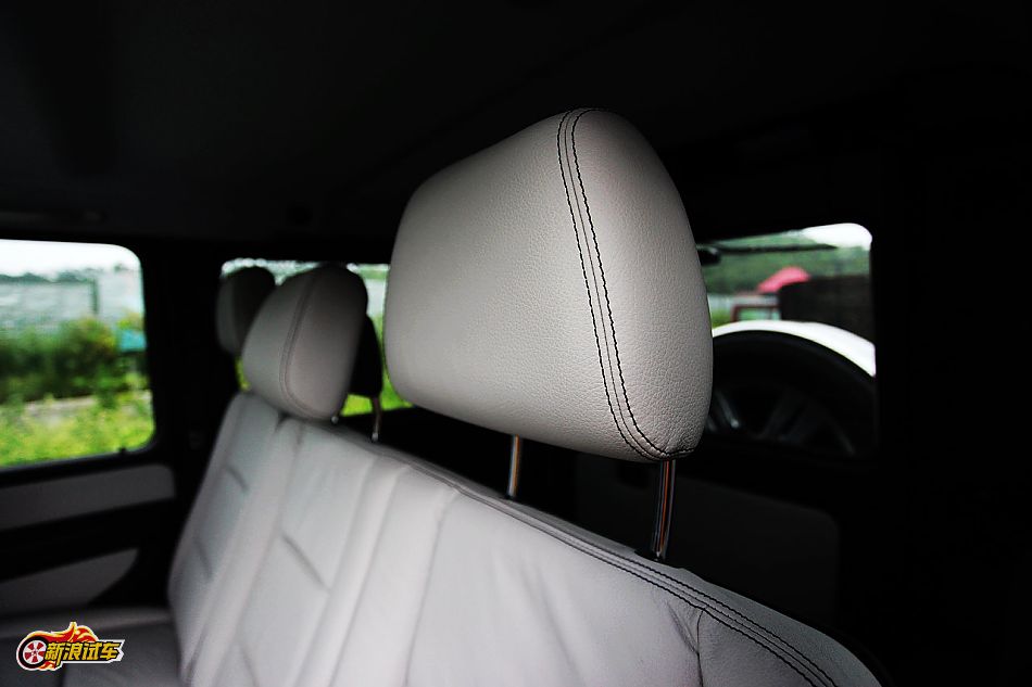 奔驰G500内饰图片