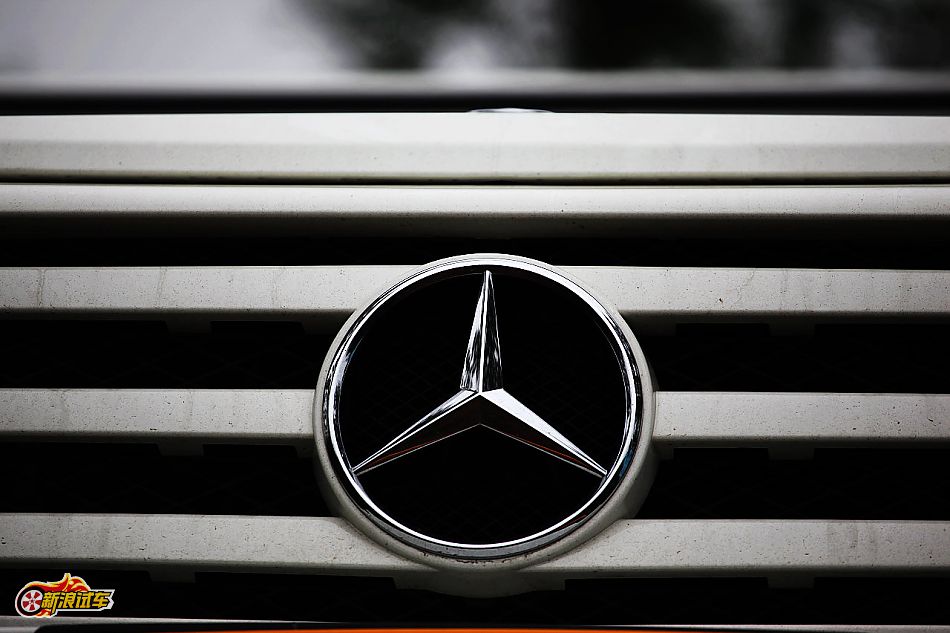 奔驰G500外观图片