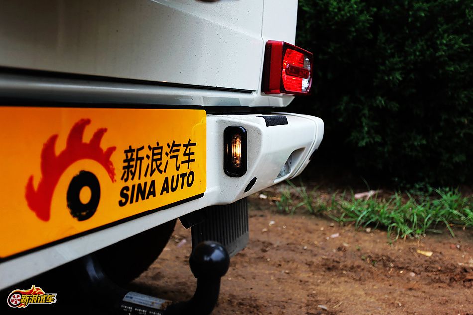 奔驰G500外观图片