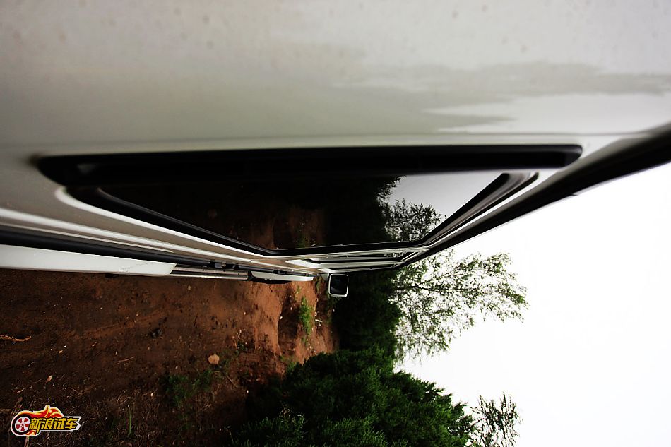 奔驰G500外观图片