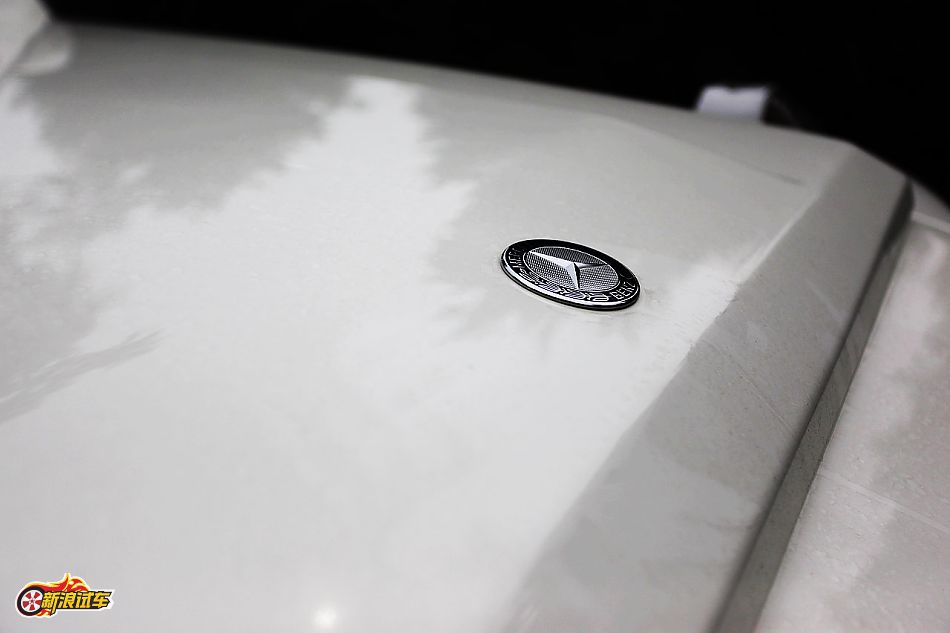 奔驰G500外观图片