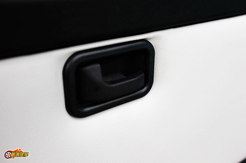 奔驰G500外观图片