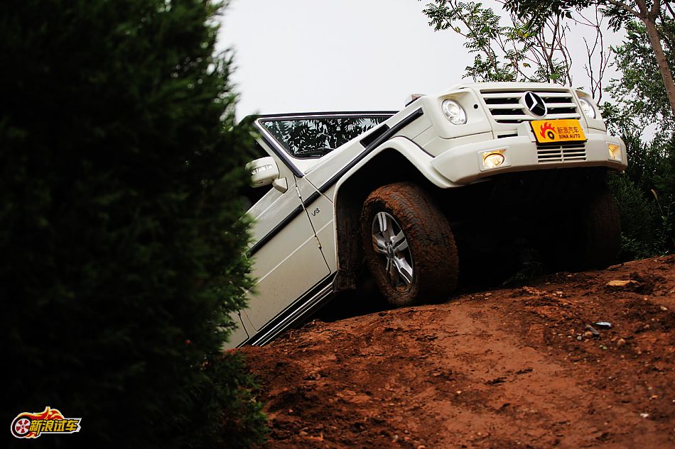 奔驰G500外观图片