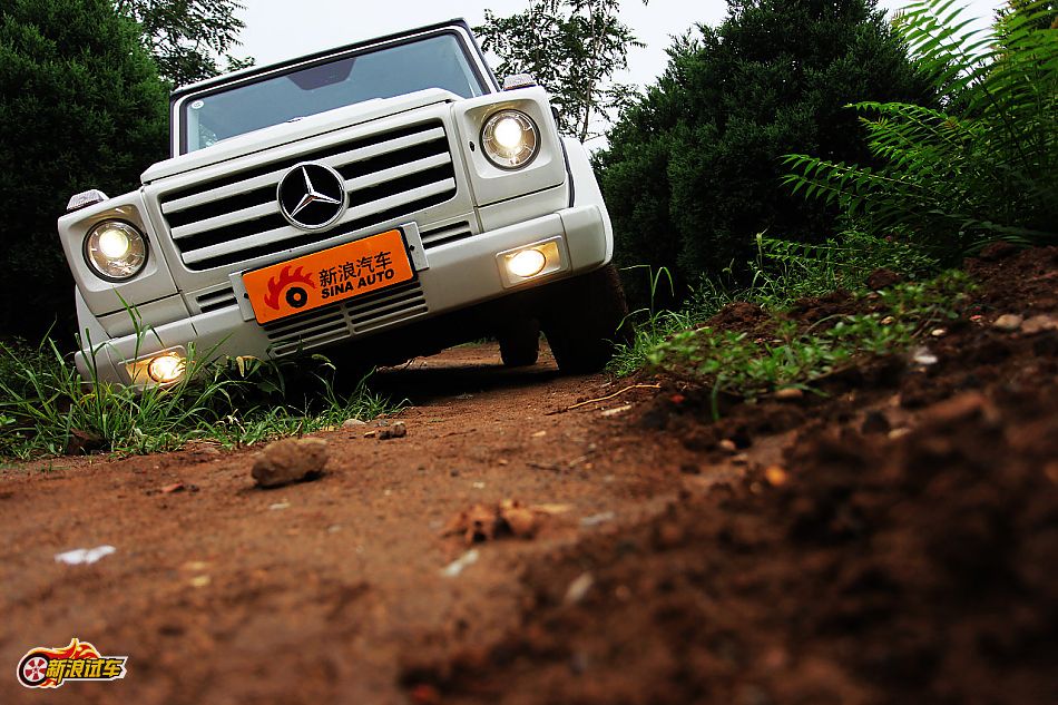 奔驰G500外观图片