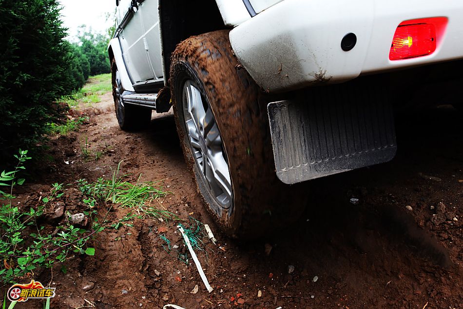 奔驰G500外观图片