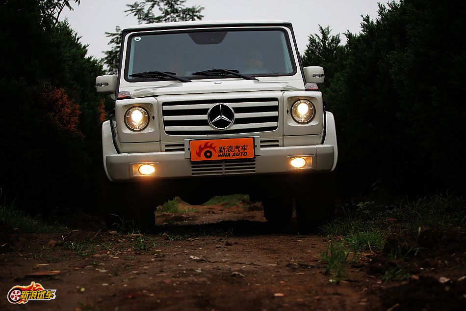 奔驰G500外观图片