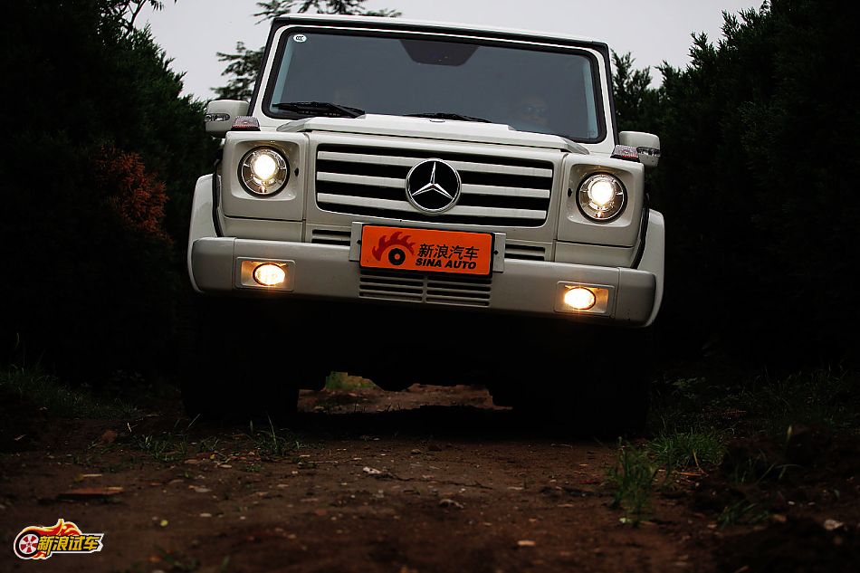 奔驰G500外观图片
