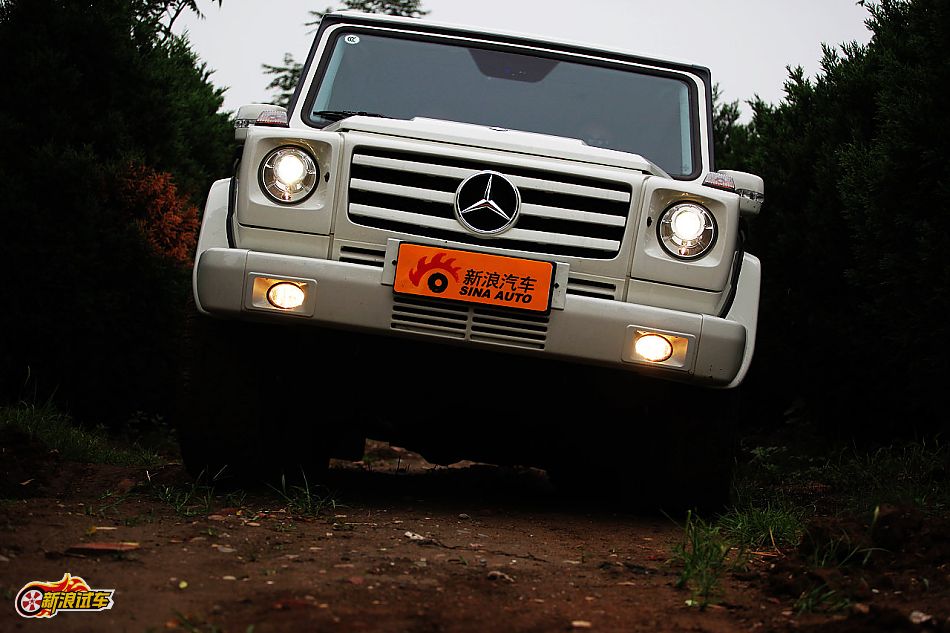 奔驰G500外观图片