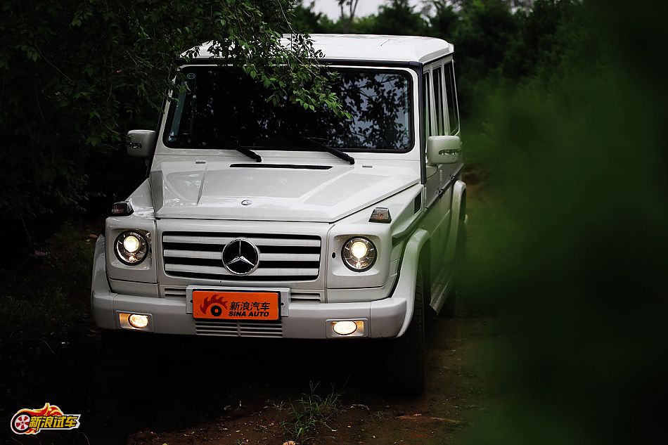 奔驰G500外观图片