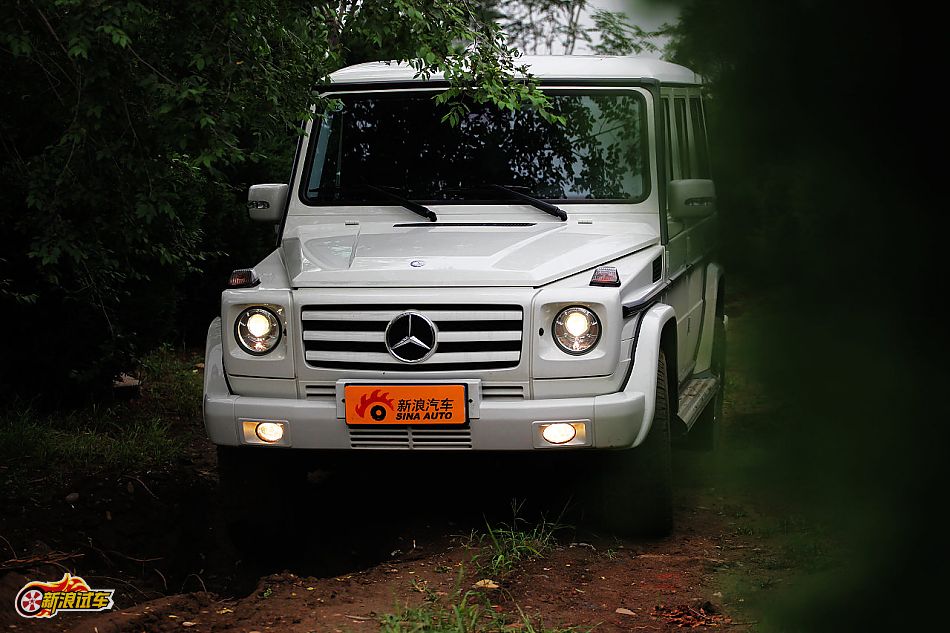 奔驰G500外观图片