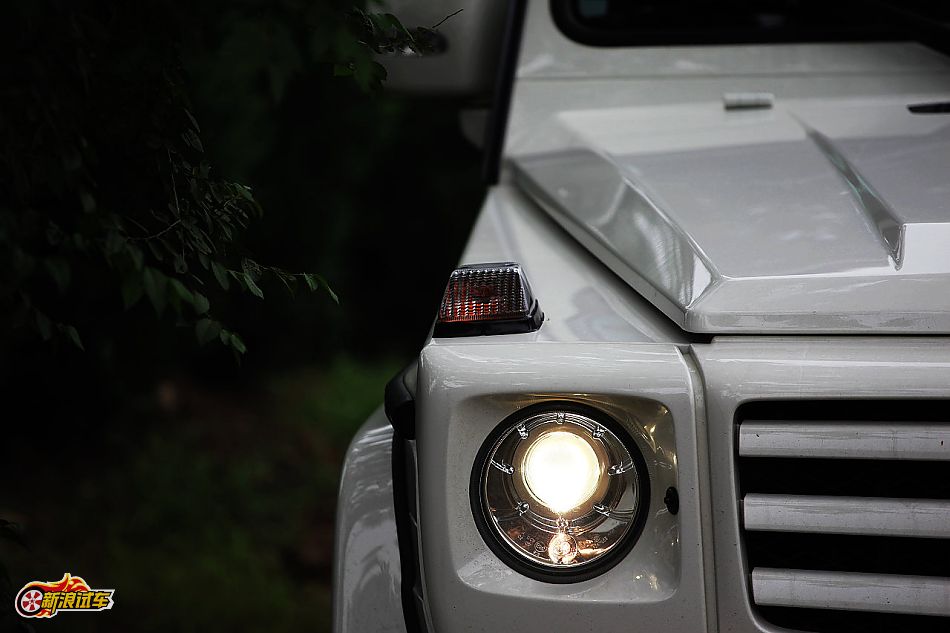 奔驰G500外观图片