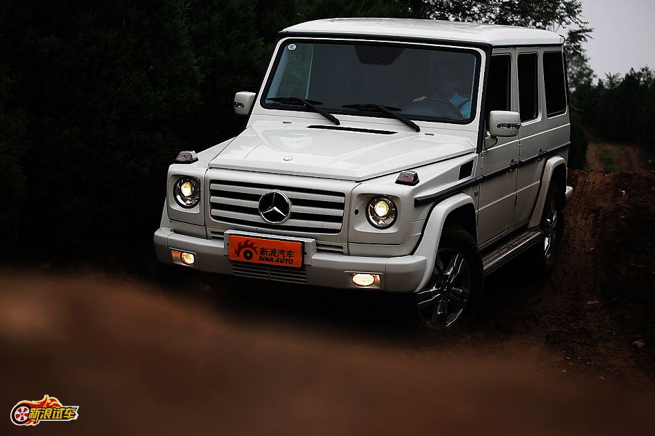 奔驰G500外观图片