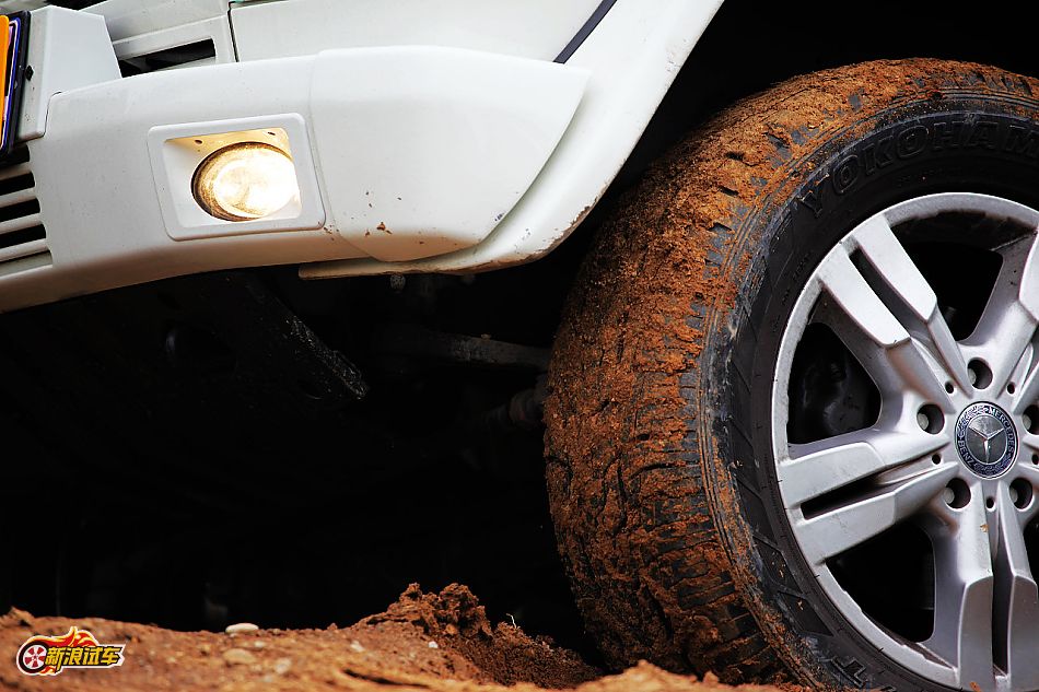 奔驰G500外观图片