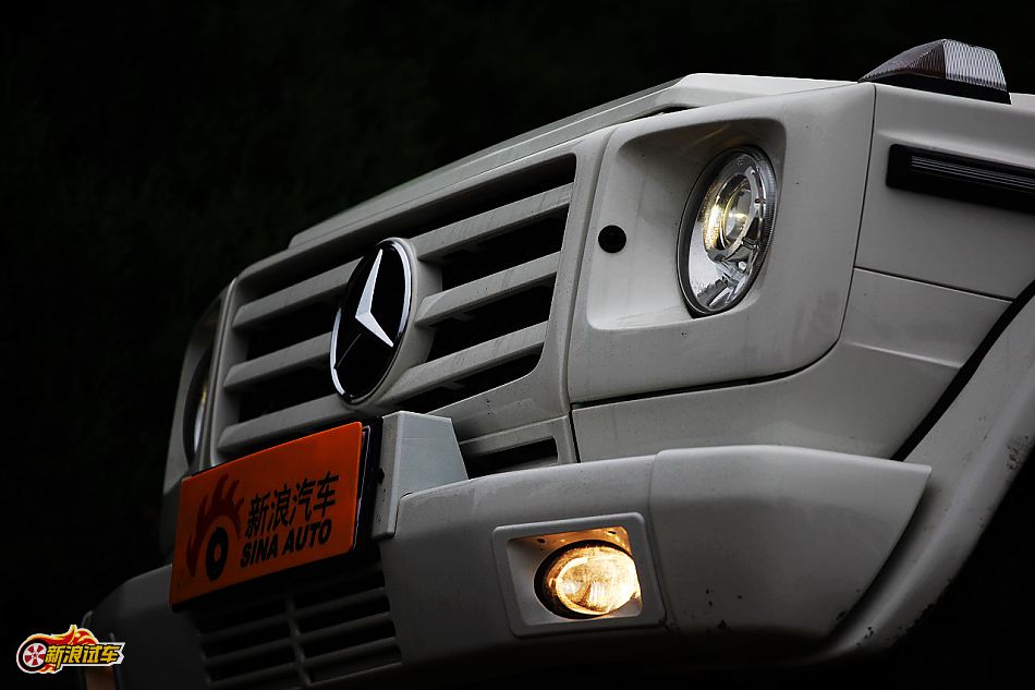 奔驰G500外观图片