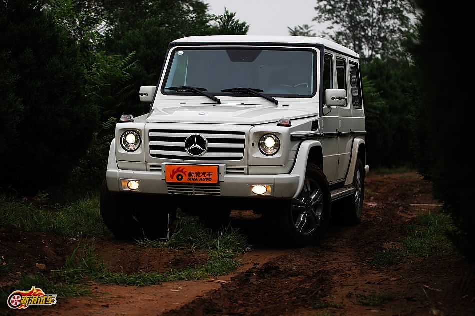 奔驰G500外观图片
