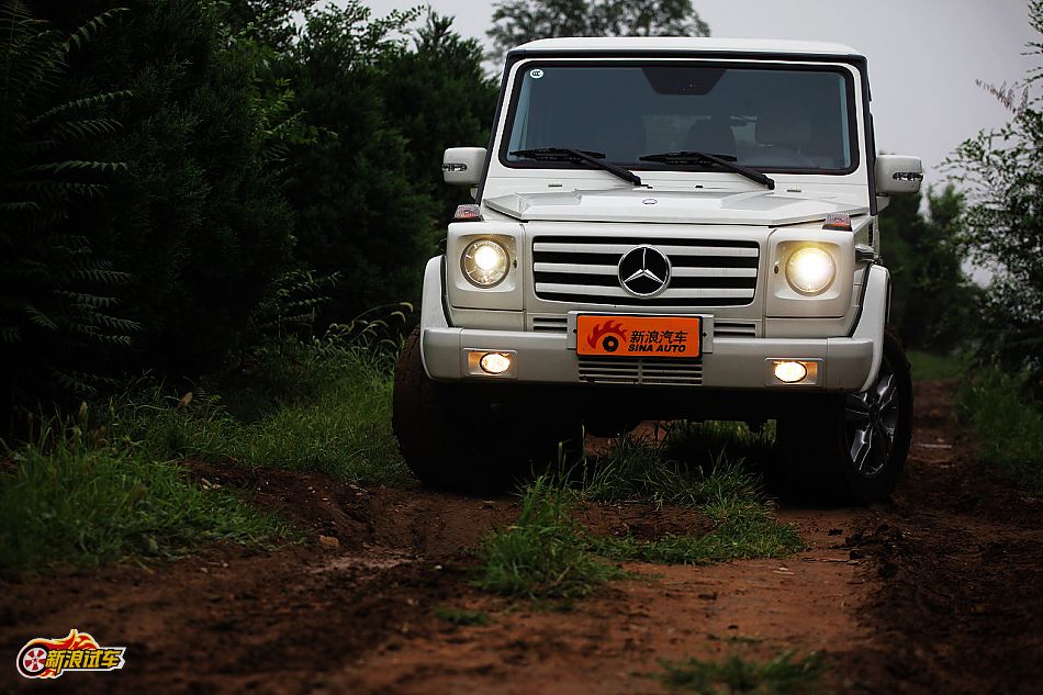 奔驰G500外观图片