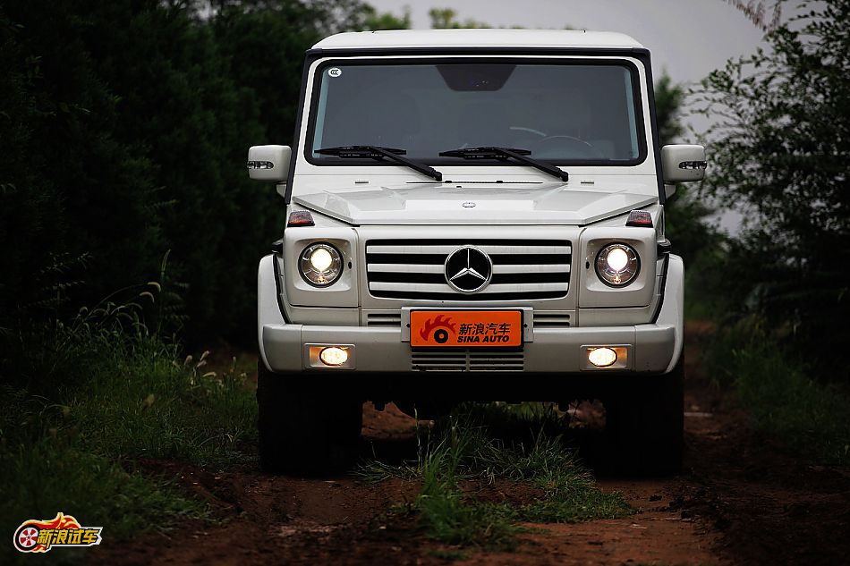 奔驰G500外观图片