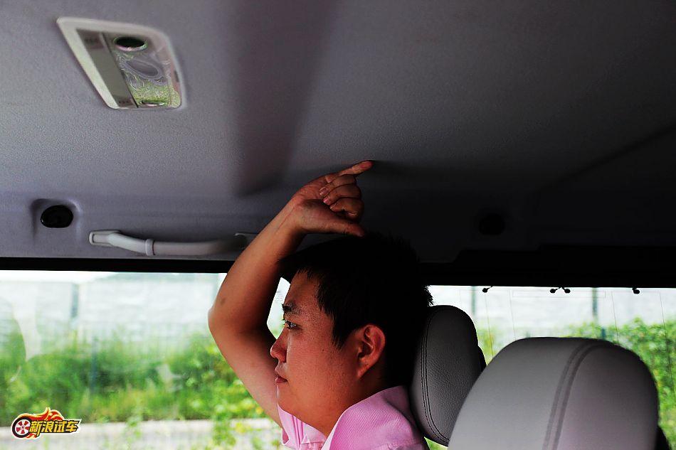 奔驰G500内饰图片