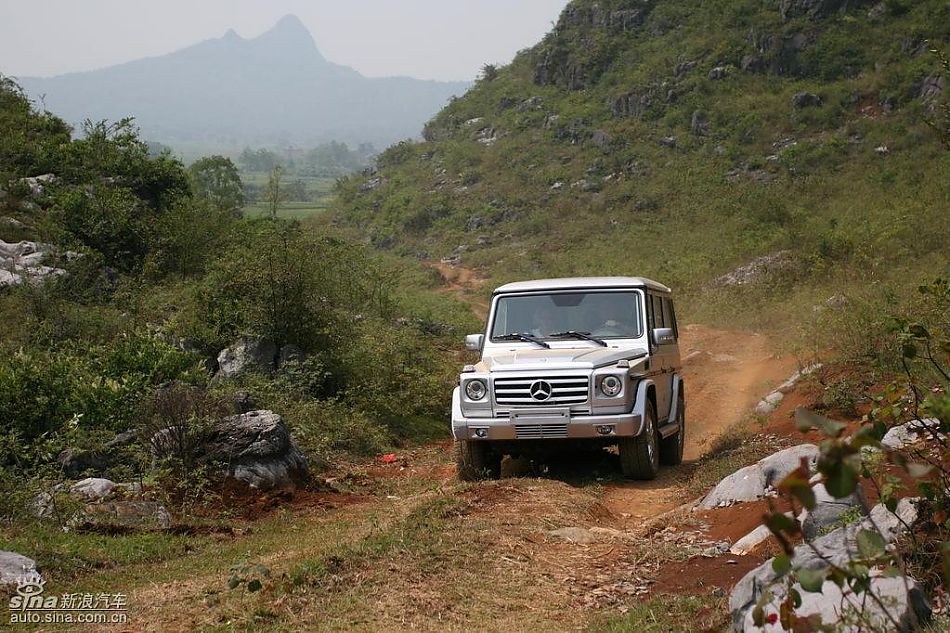 奔驰G500越开越野