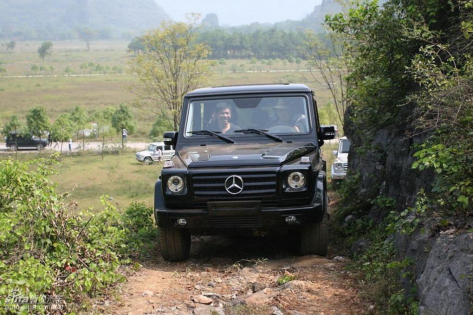 奔驰G500越开越野
