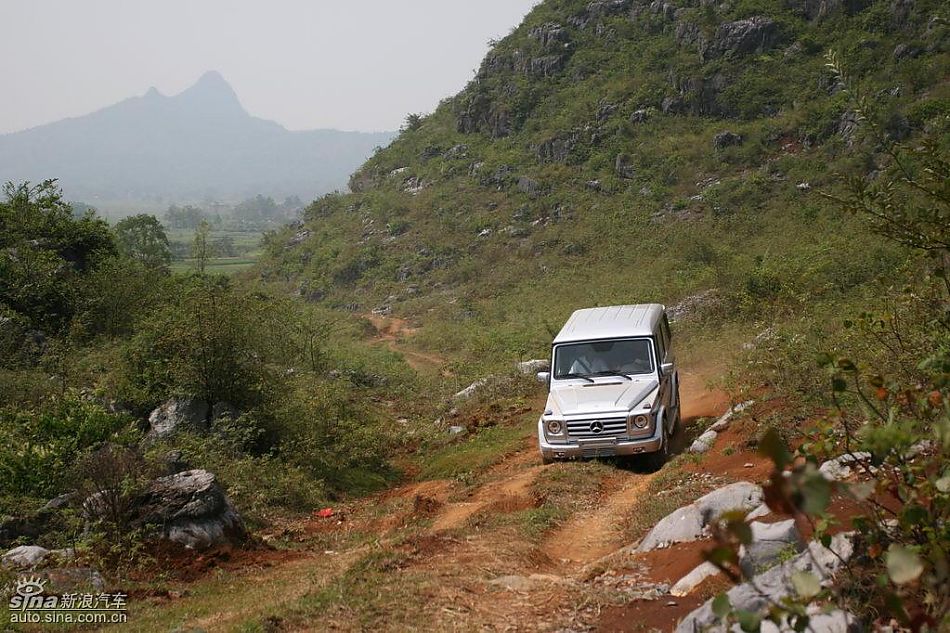 奔驰G500越开越野