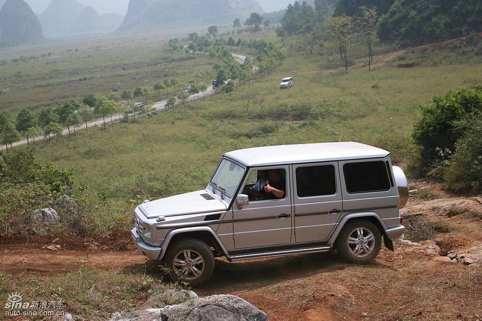 奔驰G500越开越野