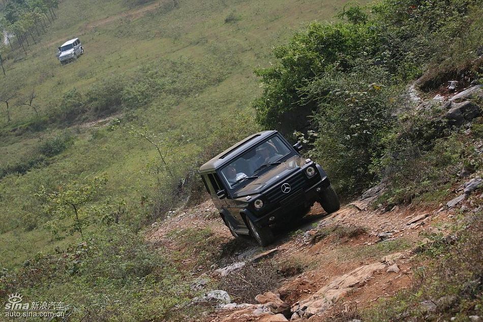 奔驰G500越开越野
