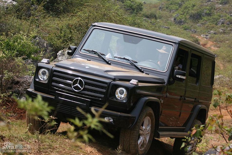 奔驰G500越开越野