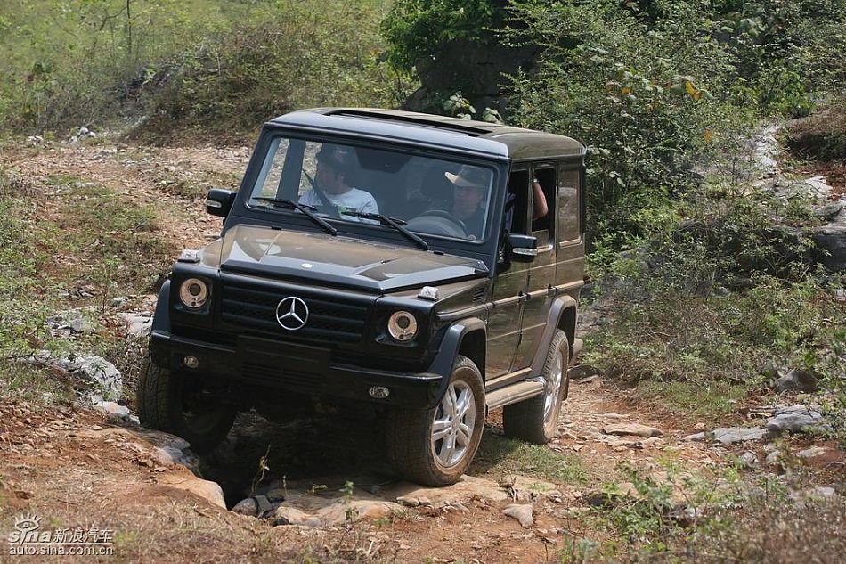 奔驰G500越开越野