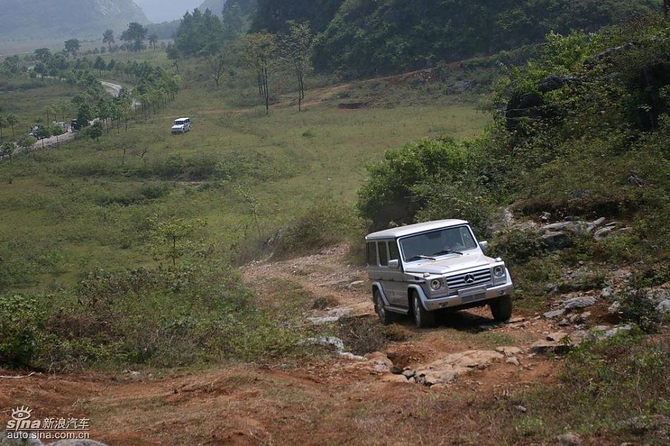 奔驰G500越开越野