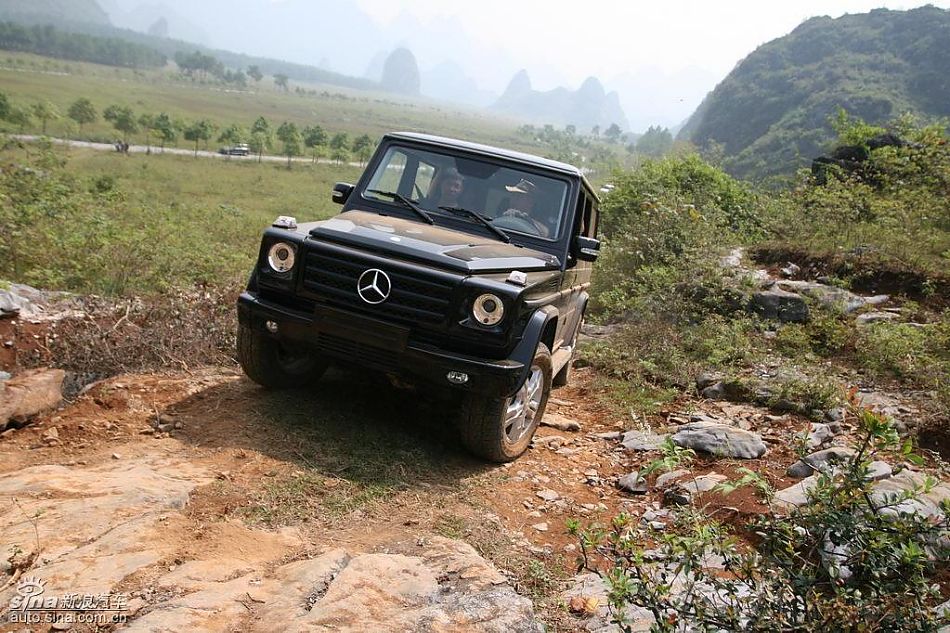 奔驰G500越开越野