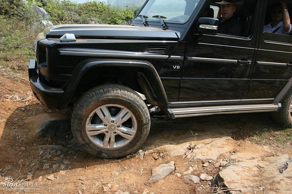 奔驰G500越开越野