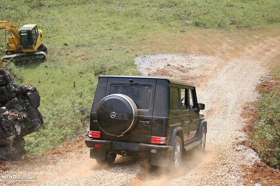 奔驰G500爬坡