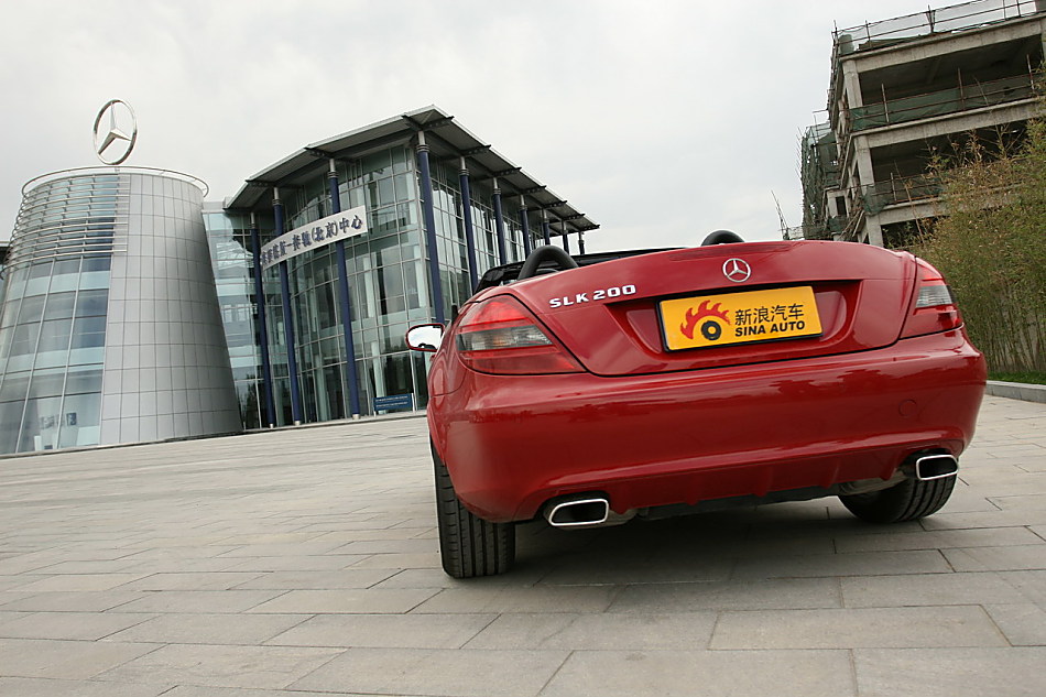 梅赛德斯-奔驰SLK200外观图片